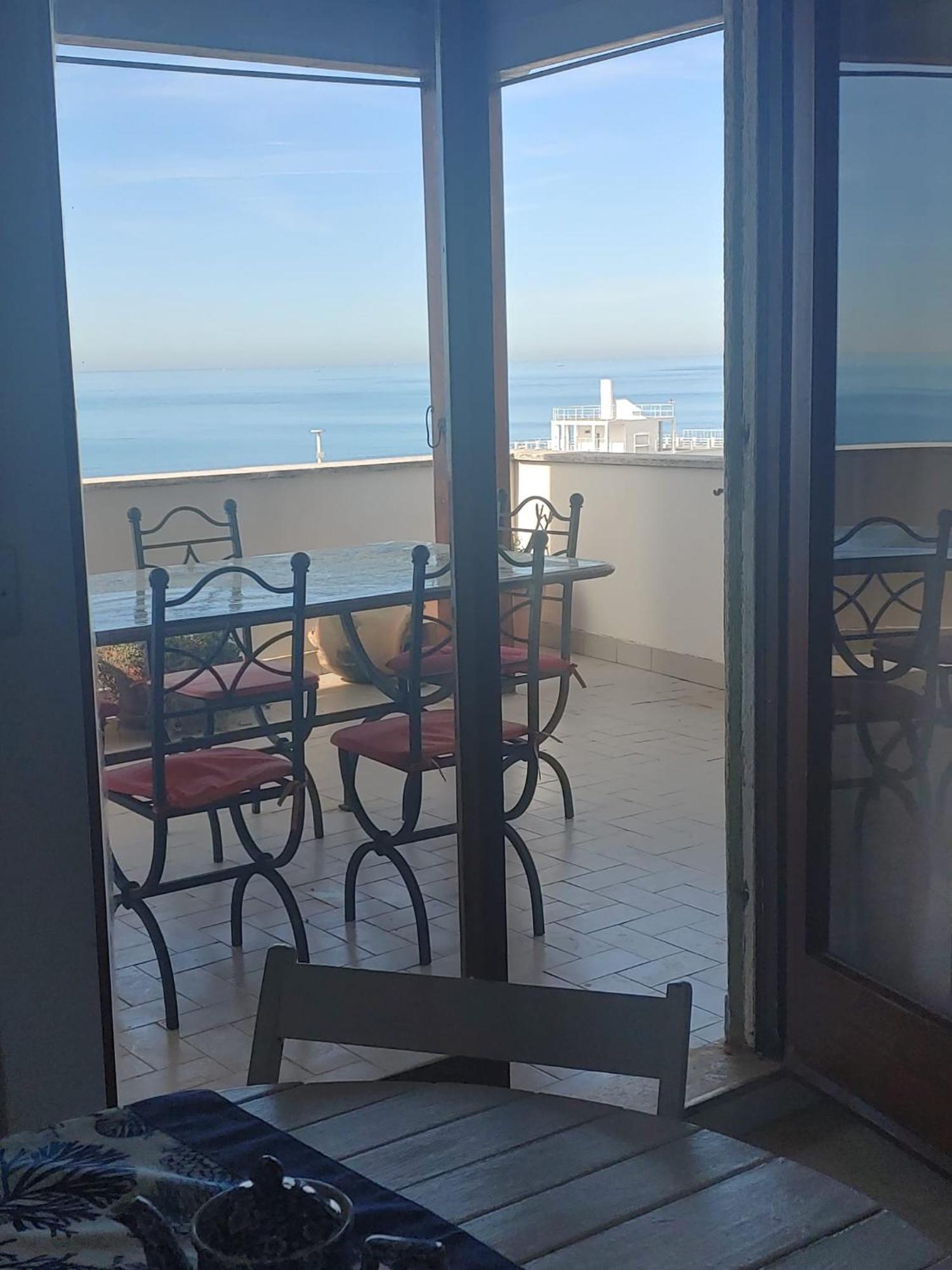 Apartament Ostia Attico Fronte Mare Zewnętrze zdjęcie